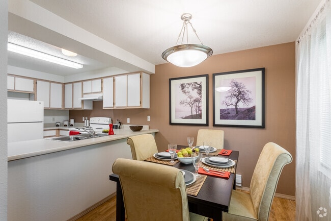 2BR, 1BA - 843 SF