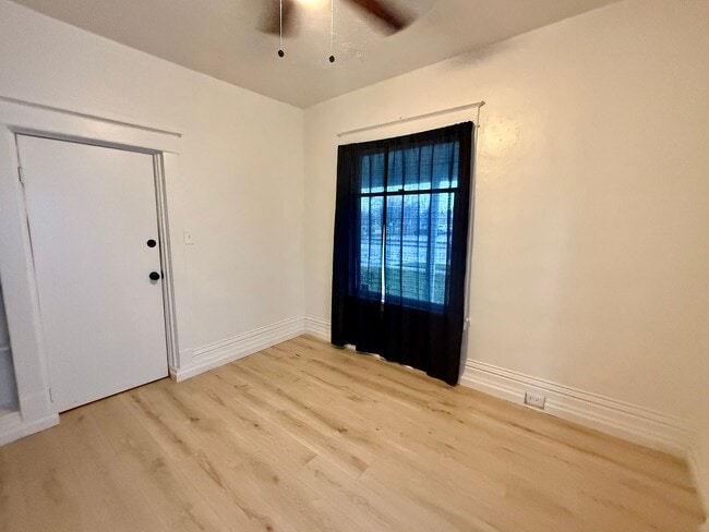 Photo - 5008 N Nelson St Unidad #B