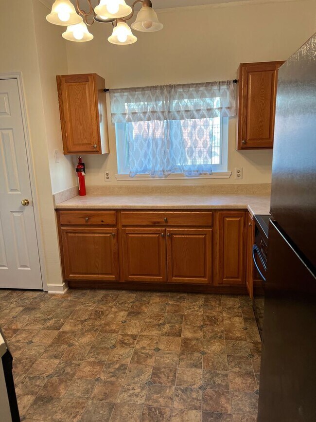 Photo - 668 Gateway Dr SE