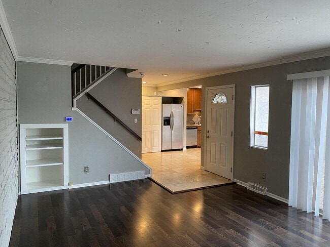 Photo - "Charming 2-Bed Townhouse Retreat in Denver – Spacious 1,240 Sq Ft with 1.5 Baths!" Unit 30