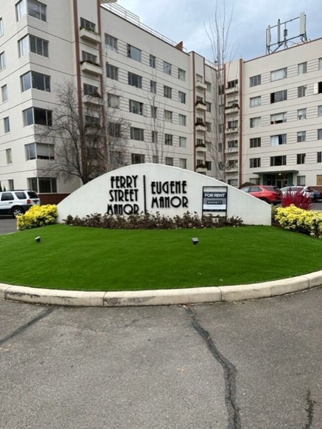 Photo - Eugene Manor Apartments