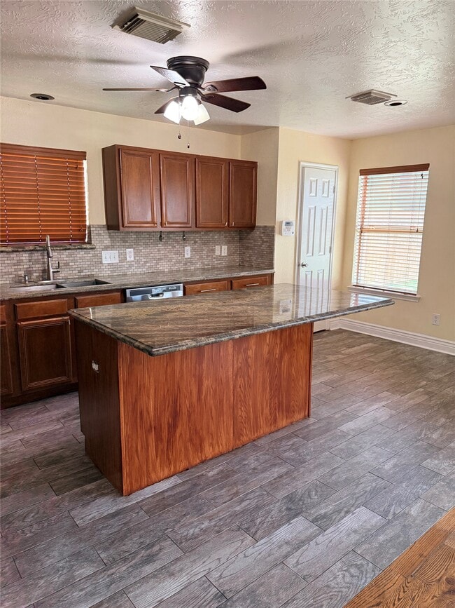 Building Photo - 7222 Liberty Ridge Ln