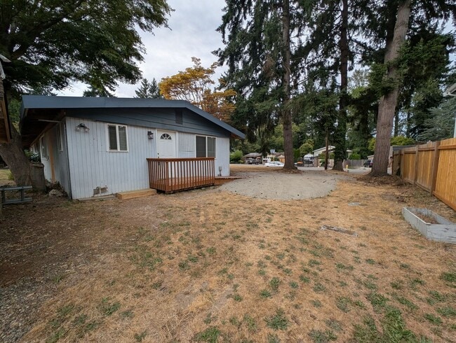 Building Photo - Federal Way One Bedroom Available Now! ALL... Rental