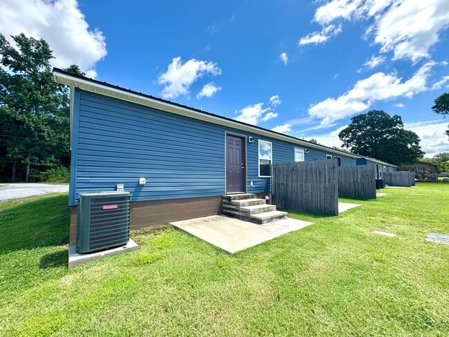 Photo - 2 Bedroom/2 Bathroom Triplex Unit in Southside