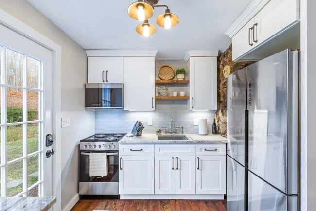 Photo - 5 Old Clark Hill Rd