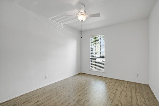Photo - 2475 Underwood St Unit 180