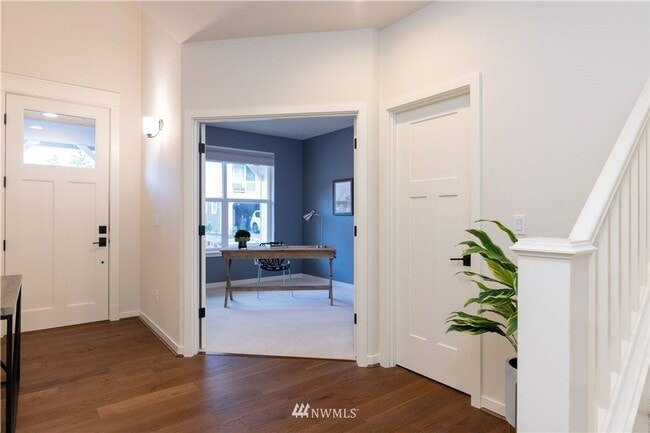 Photo - 4 Bedroom Oversized Home in Mountlake Terrace- Office Space and Charging Station