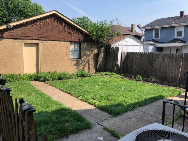 Photo - 7137 Michigan St