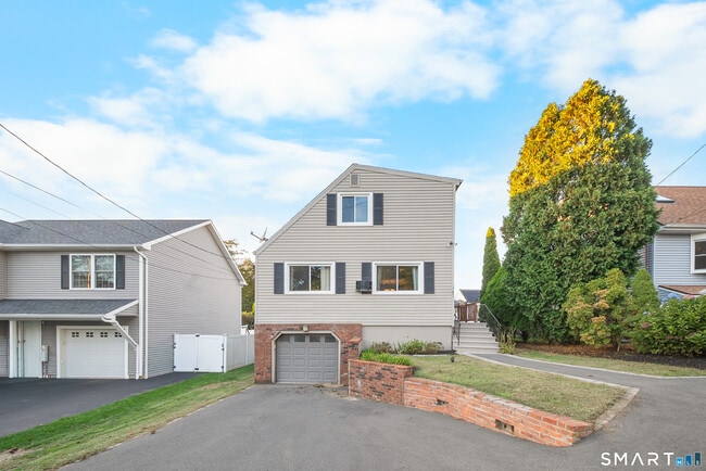 Photo - 67 Beecher Ave