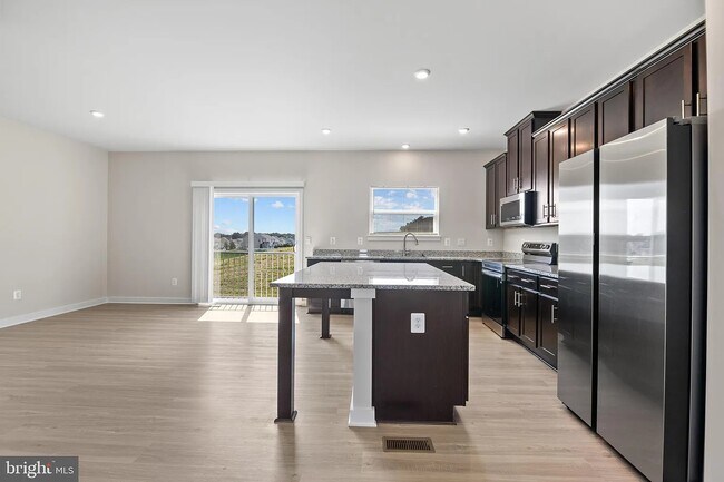 Photo - 79 Elmiraj Ct