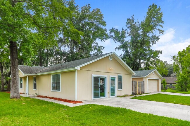 Photo - 1988 Ashton St