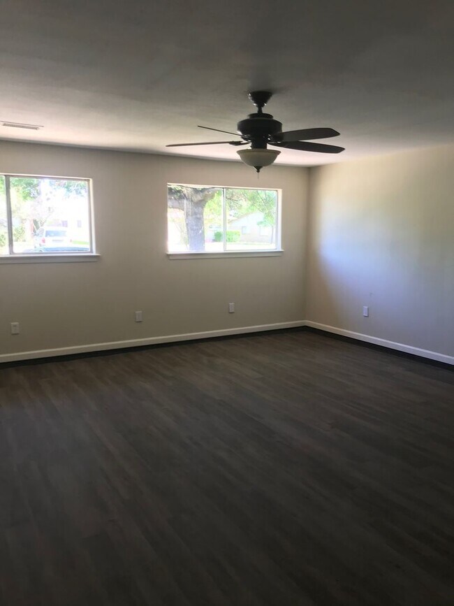 Photo - 3 Bedroom / 2 Bath