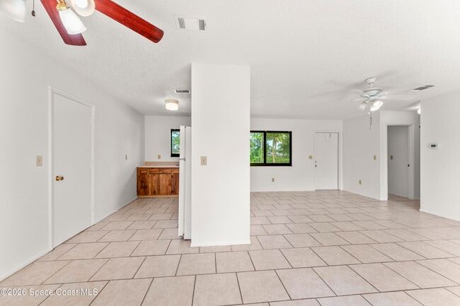 Photo - 920 San Filippo Dr SE