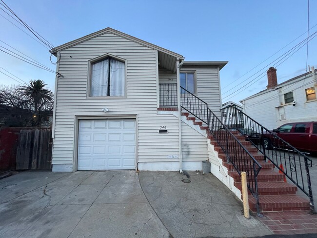 South San Francisco Beautiful 2/1 House av... - South San Francisco Beautiful 2/1 House av...