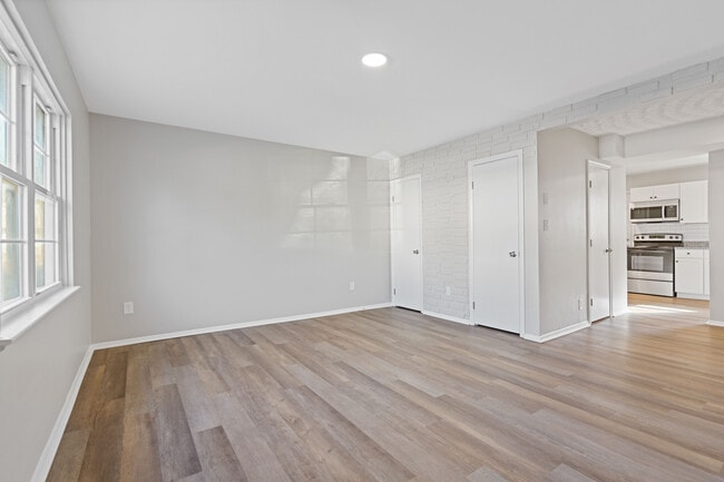 Photo - 405 Harbour North Dr