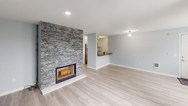 Photo - Luxury Condo, Close To Nike & Intel, Detac... Unidad 323