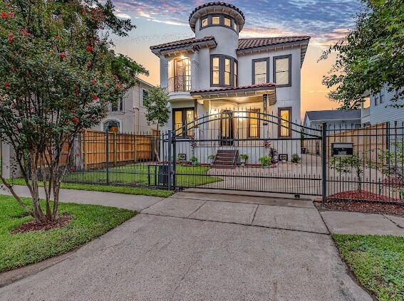 Photo - 1408 W 23rd St House
