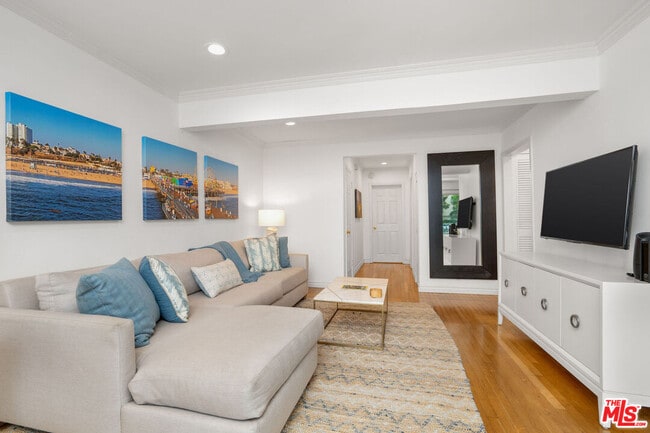 Photo - 2101 Ocean Ave Unidad 3