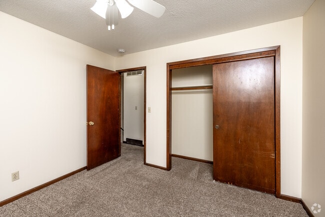 2BR, 1BA - 1,000 SF - First Bedroom