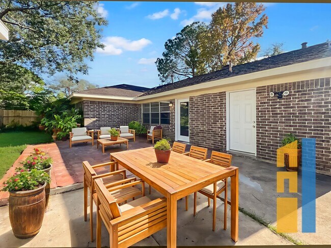 Photo - 9206 Sharpview Dr