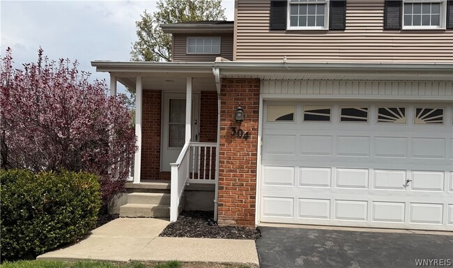 Photo - 304 Forest Edge Dr