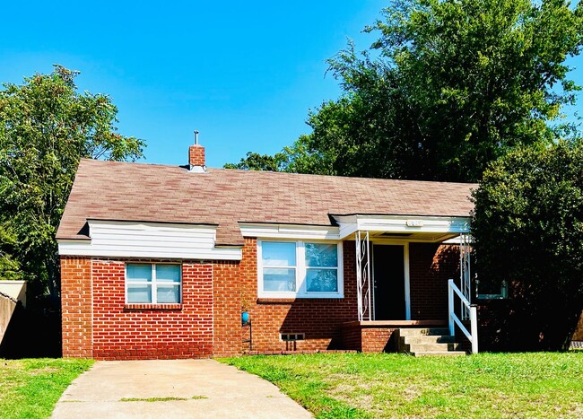 Cute 2BD 1BA Home w/ Bonus Room Located in... - Cute 2BD 1BA Home w/ Bonus Room Located in...