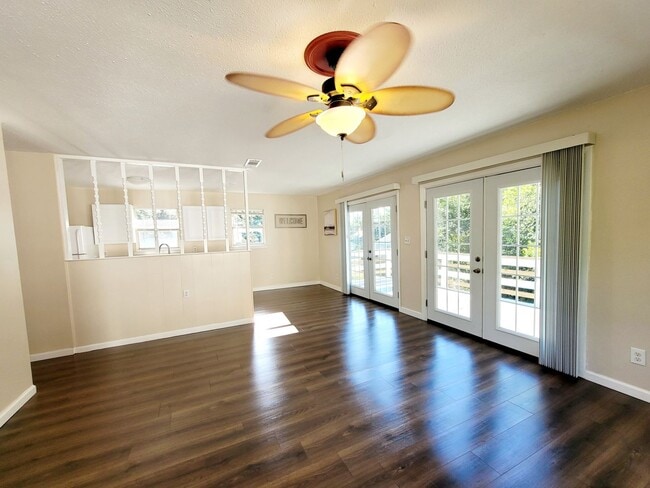 Photo - 3 bedroom home with Electric included