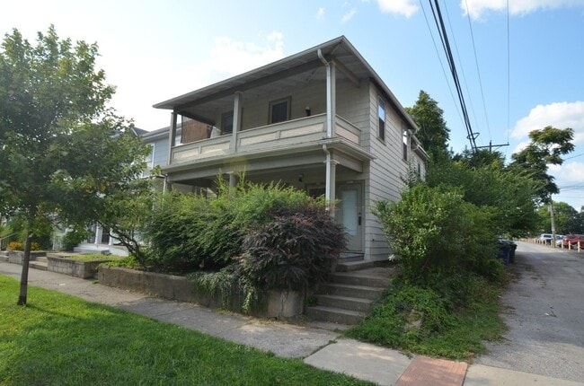 Building Photo - 208 W 3rd Ave Rental