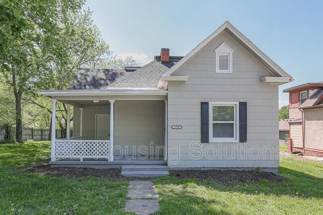 Building Photo - 1700 S Harvard Ave Rental