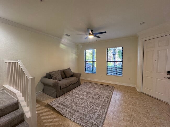 Photo - 9147 Delano St