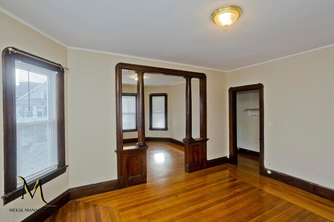 43 Elmdale St Unit 2