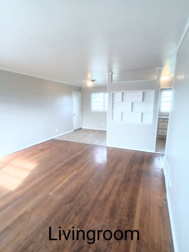 Photo - 812 N Dwight St