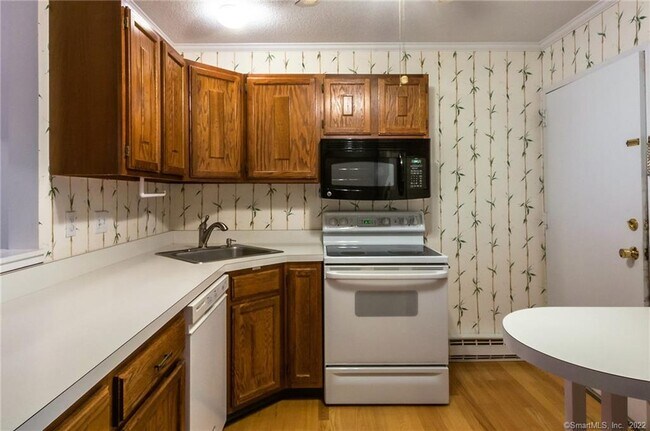 Photo - 14 Wellington Dr Unit 14