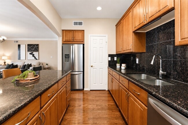 Building Photo - 2400 McCue Rd Unit 401
