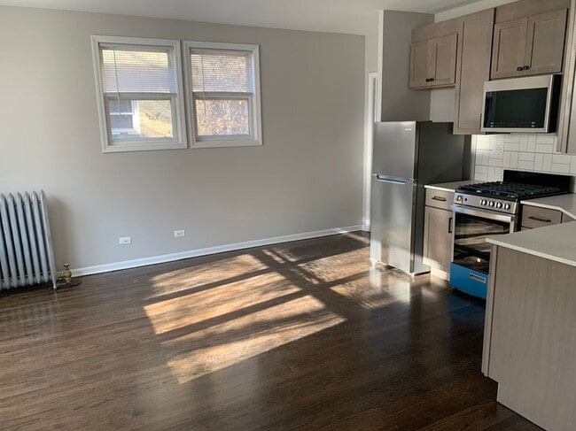 Photo - 910 W Dakin St Unit 301