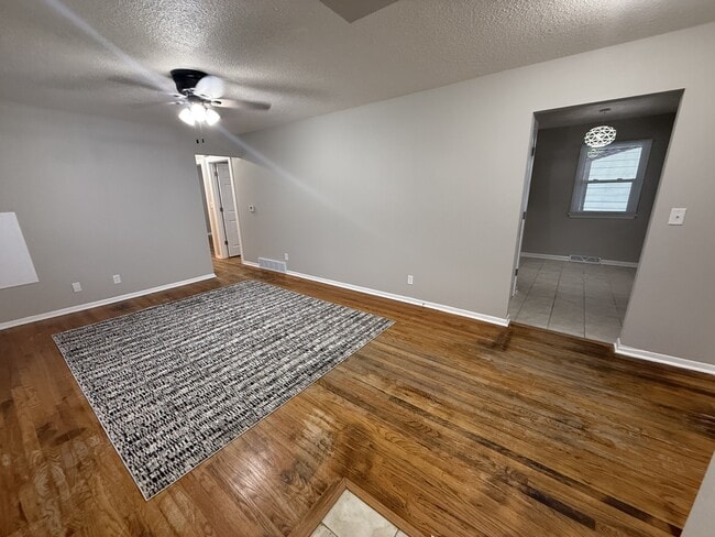 Photo - 3421 Fairlane Dr