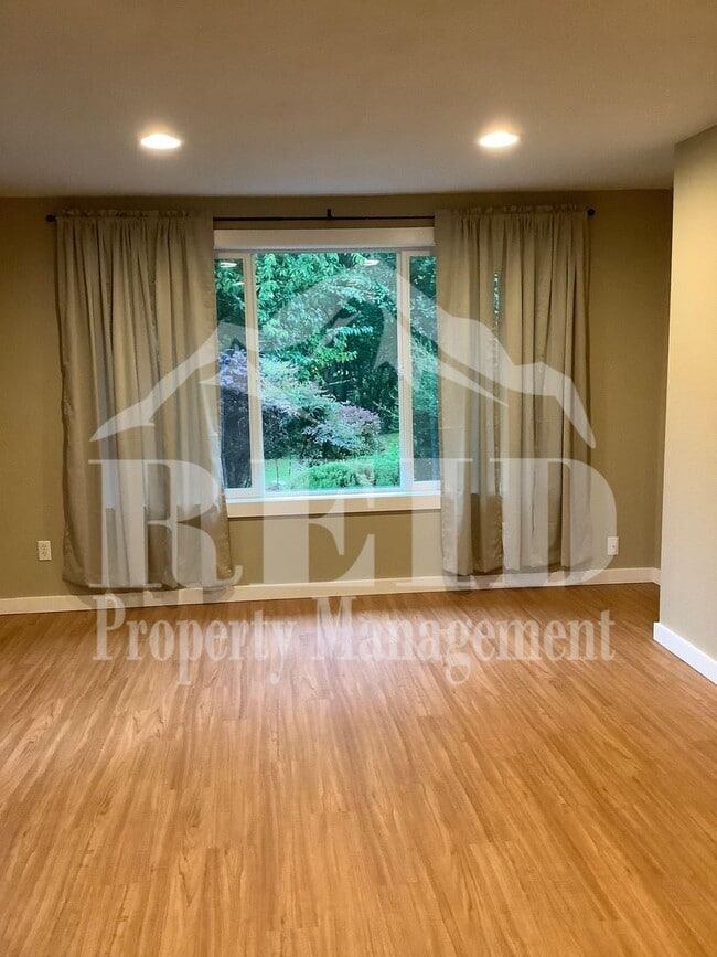 Photo - Central Kitsap Rambler 3 Bed 1.5 Bath 2 car garage