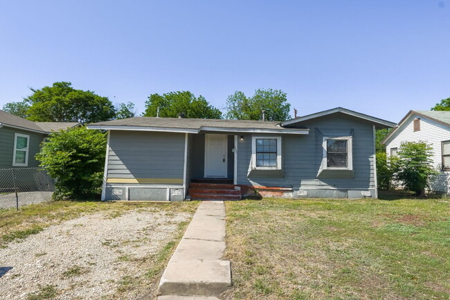 Building Photo - Casas De Kevin Rental