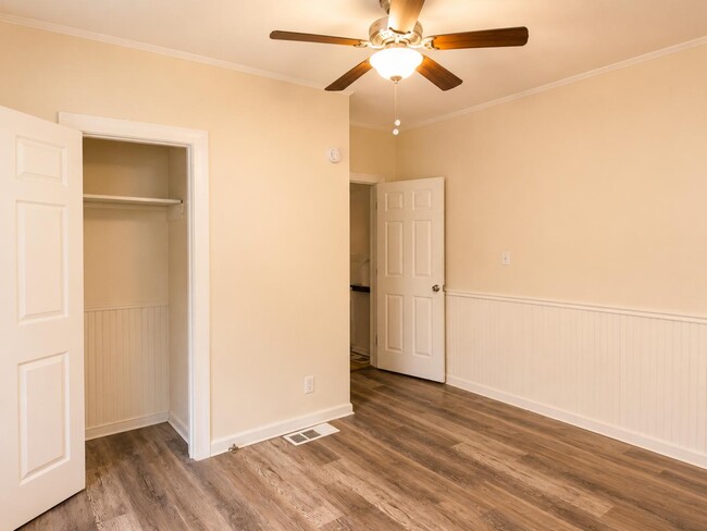 Photo - 427 Lakeview St