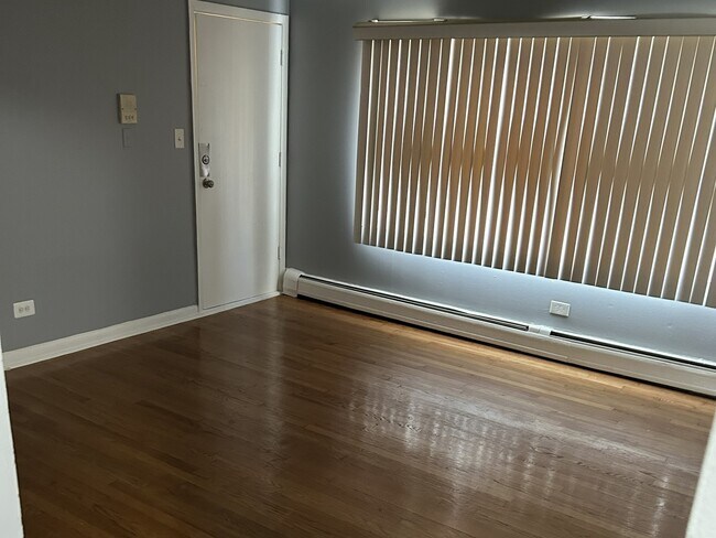 Photo - 14047 S Tracy Ave Unidad 2B