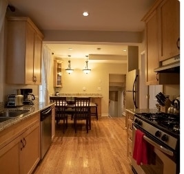 Building Photo - 403 W Eugenie St Unit 1f