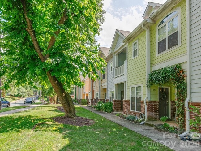 Photo - 1571 Pecan Ave