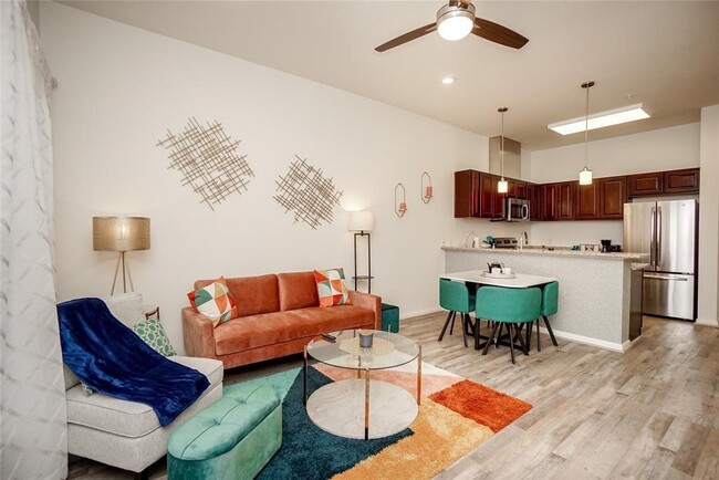 Building Photo - 1207 Grand W Blvd Unit 1H Rental