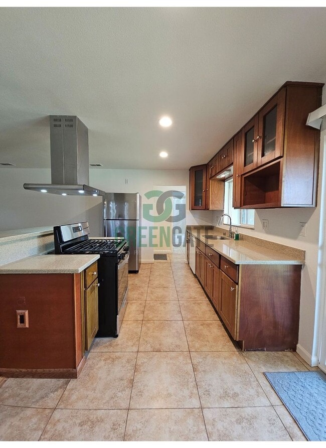 Photo - AVAILABLE NOW!! 3 Bedroom 2 Bath Home in Tracy!