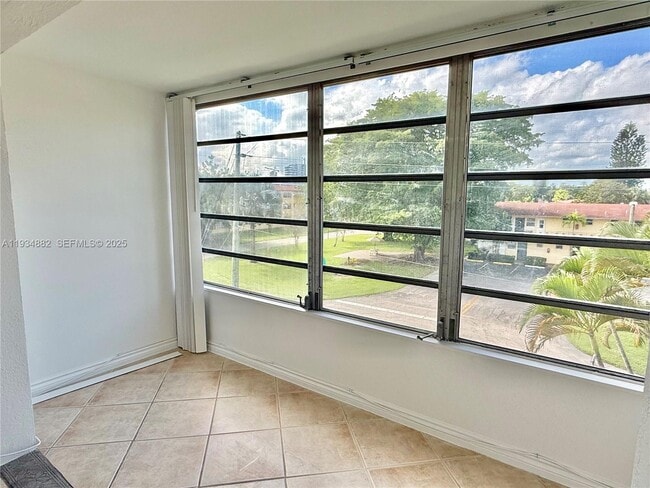 Photo - 20201 NE 29th Ct Unit D334