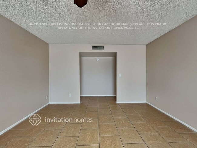 4438 W Mercer Ln