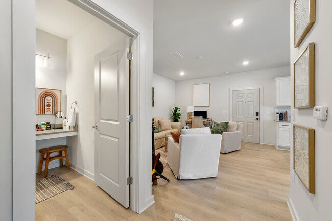 Photo - Wisteria Ridge