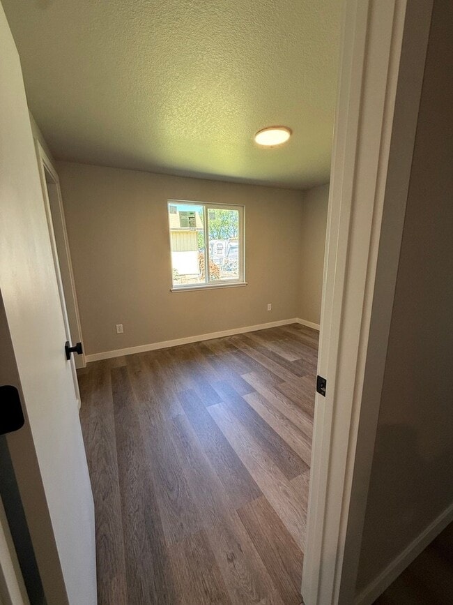 Photo - 1809 Regal St