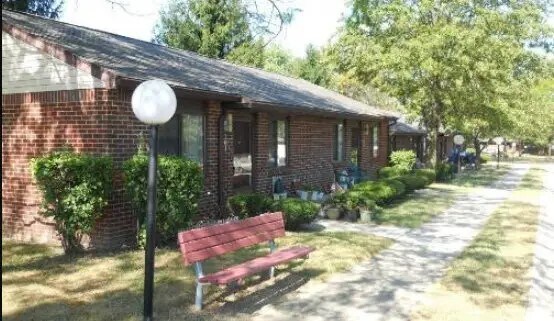 Photo - 385 Bernard Rd