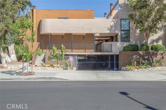 Photo - 5456 Hermitage Ave Townhome